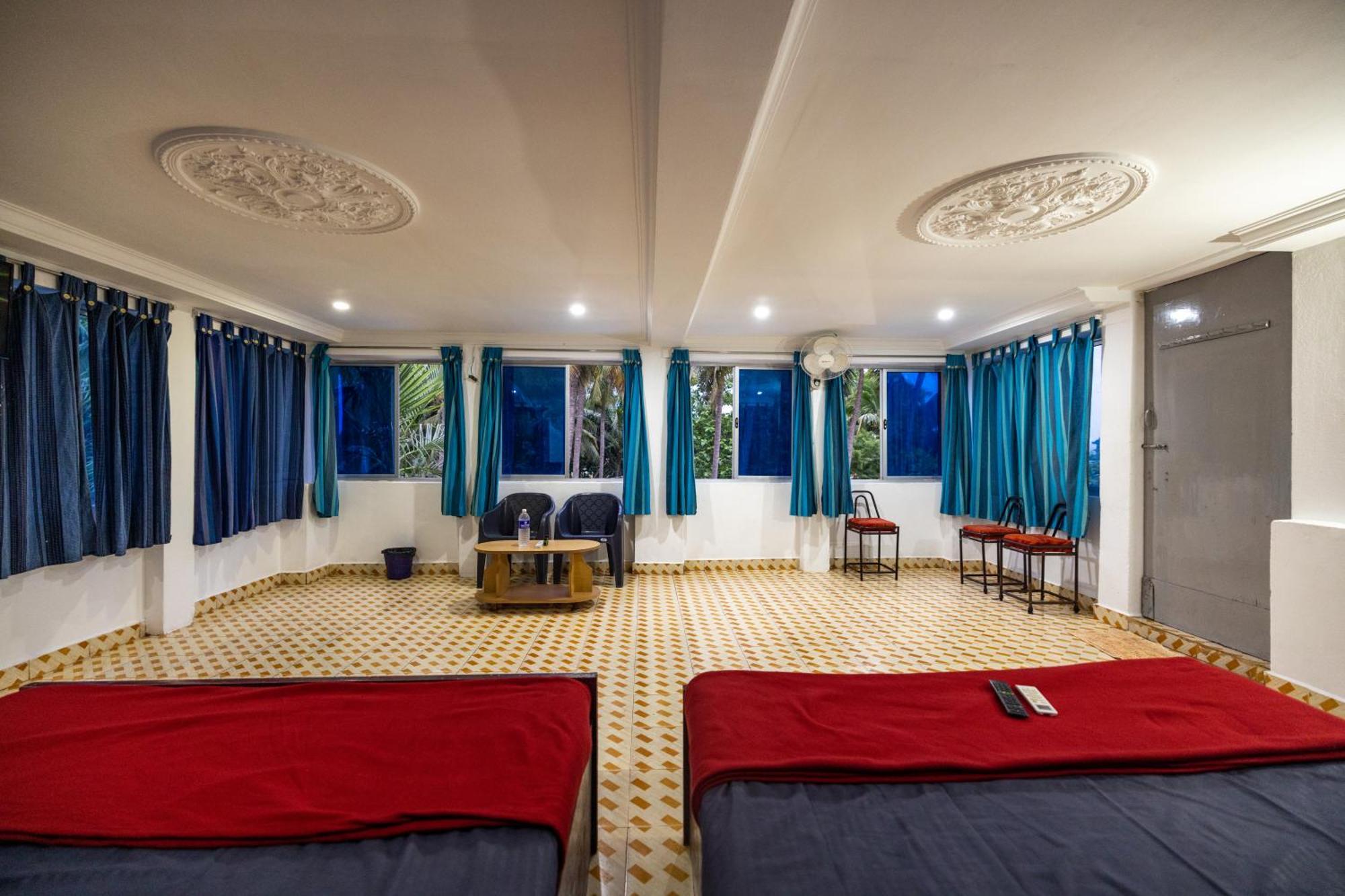 Sri Sai Holiday Inn Pondicherry Exterior photo